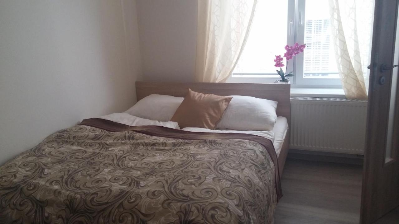 M&C Apartmans Aparthotel Olomouc Buitenkant foto